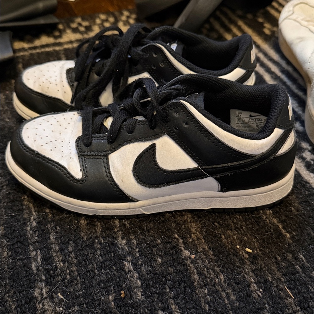 Nike Dunk Low Pandas
